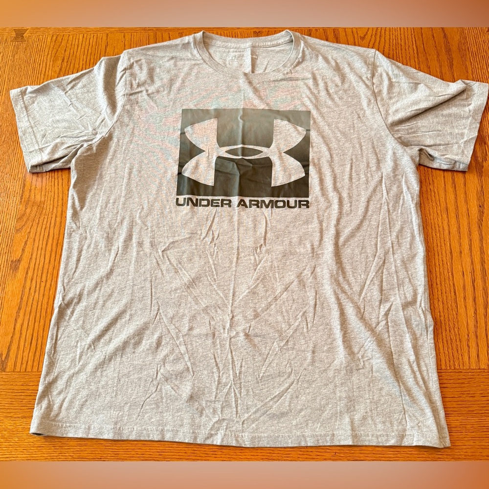 Under Armour T-Shirt Mens XXL Gray Loose Fit Athleisure Boxed Logo Graphic Tee